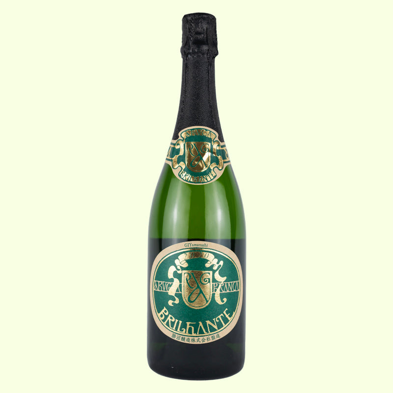 Una bottiglia di spumante giapponese di Katsunuma Jyozo, prodotto con uva Koshu chiamata Aruga Branca Brilhante