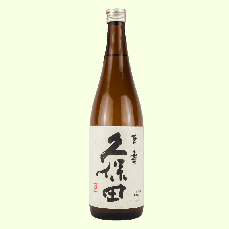 Una bottiglia di Kubota Hyakuju da 720 ml