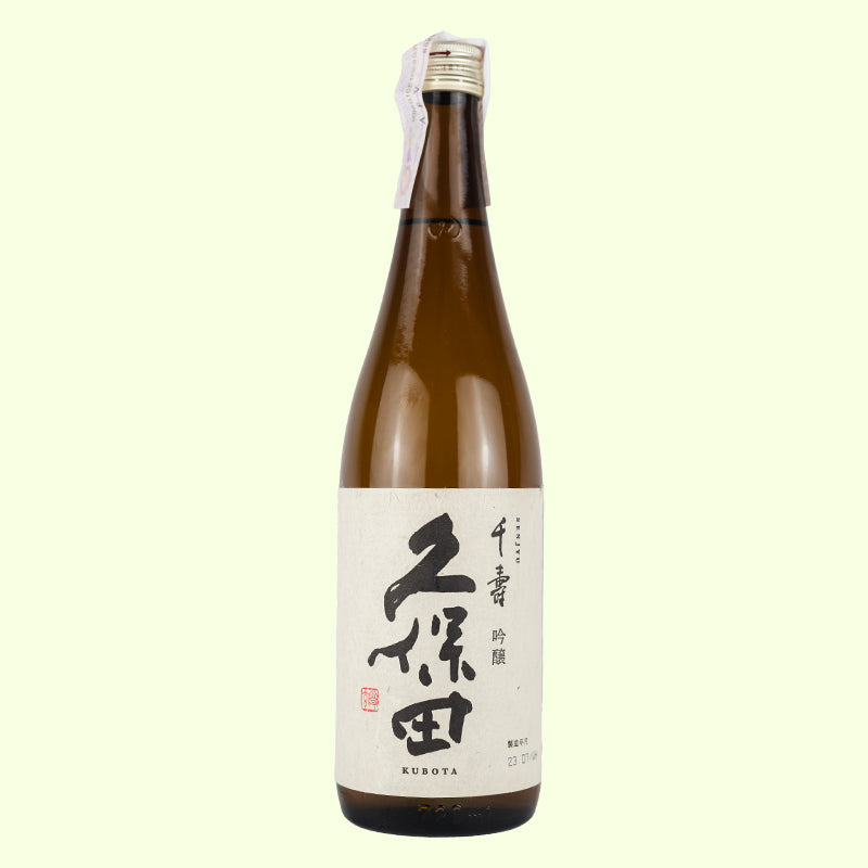 Una bottiglia di Kubota Senju da 720 ml