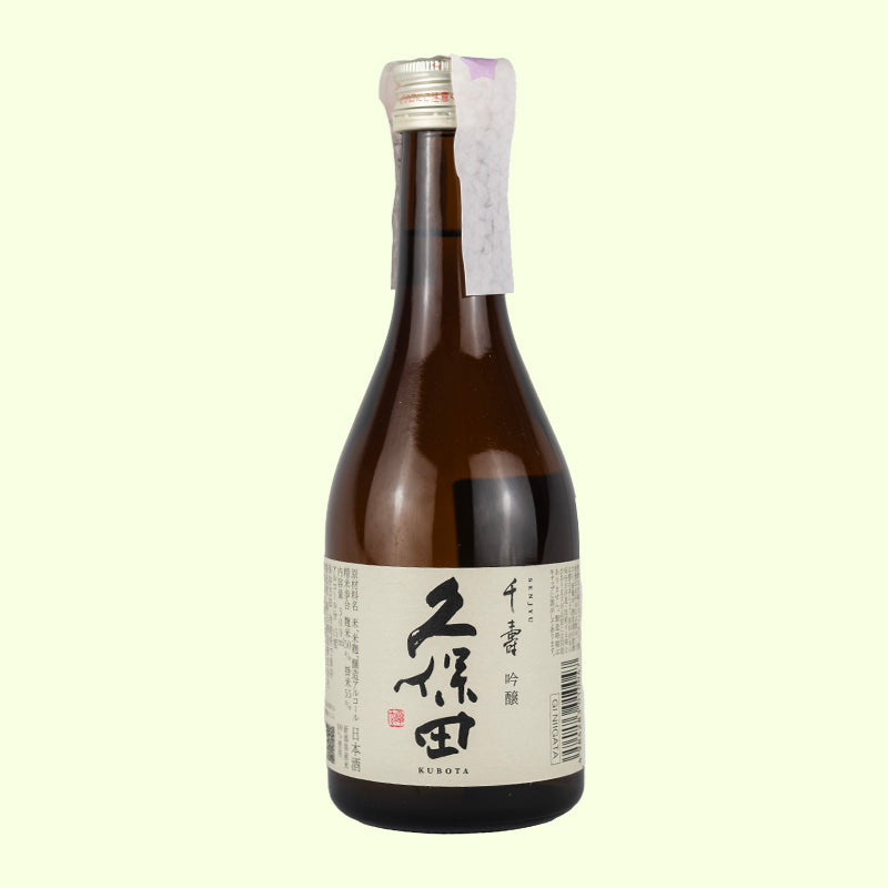 Una bottiglia di Kubota Senju da 300 ml